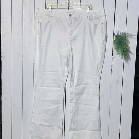 Cato Women’s Plus White Denim Pants - Picture 5 of 15